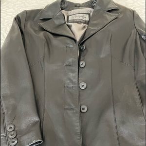 Vintage Black leather blazer in good condition, large.